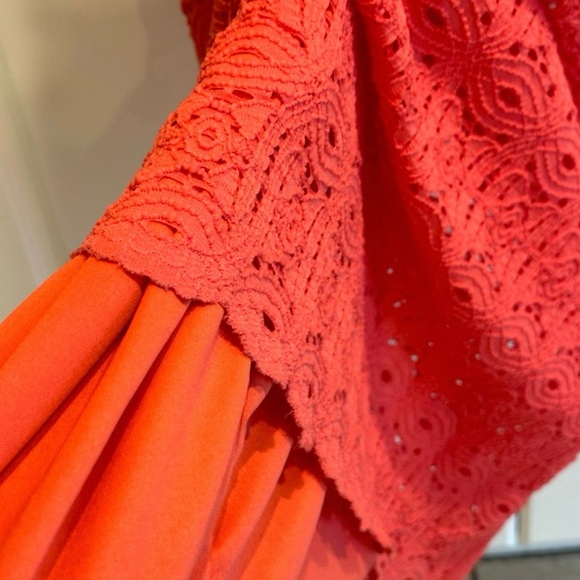 NWT Stretch Lace Dress - Picture 5 of 9